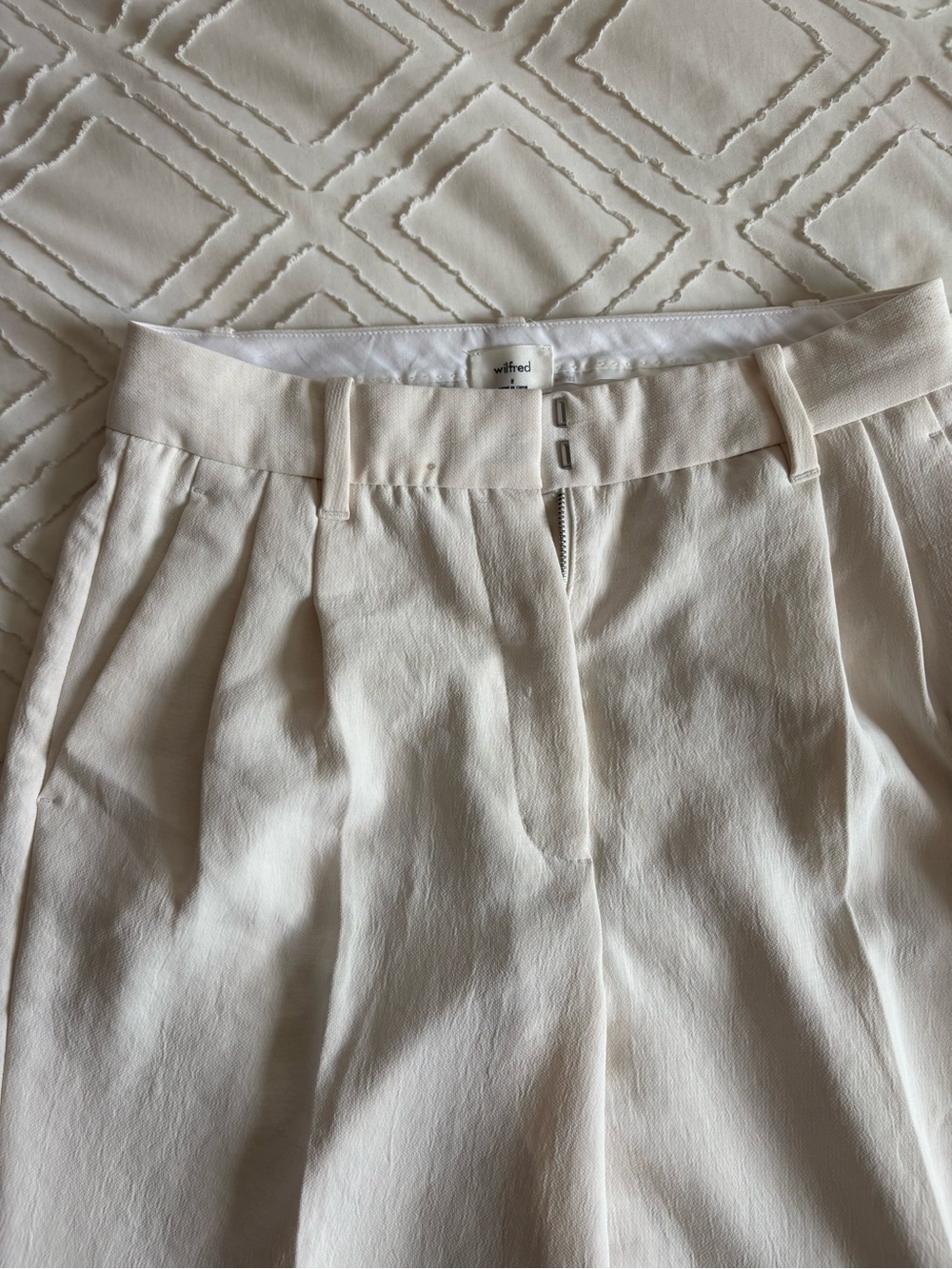 Aritzia effortless pants